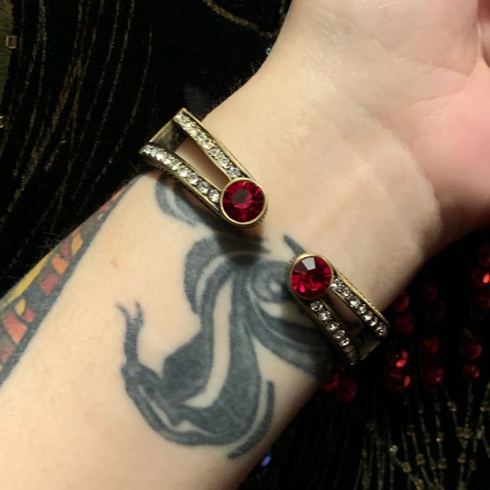 Heidi Daus Sparkly Red Crystal Brass Clamp Vintage Bracelet - Picture 9 of 14